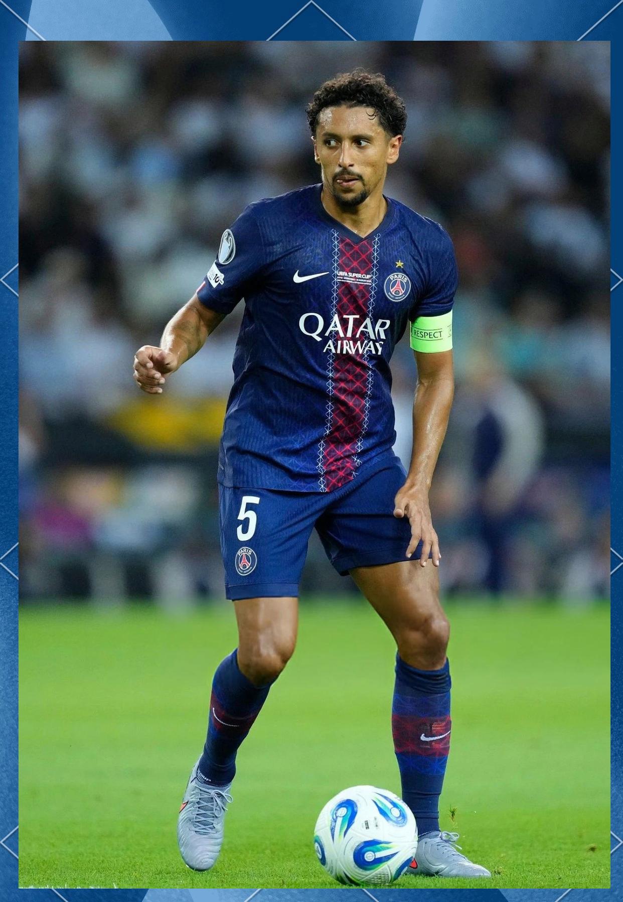 巴黎圣日耳曼训练开放日；冲刺阶段门线救险引欢呼；法国杯在即；赛季目标并未改变的简单介绍