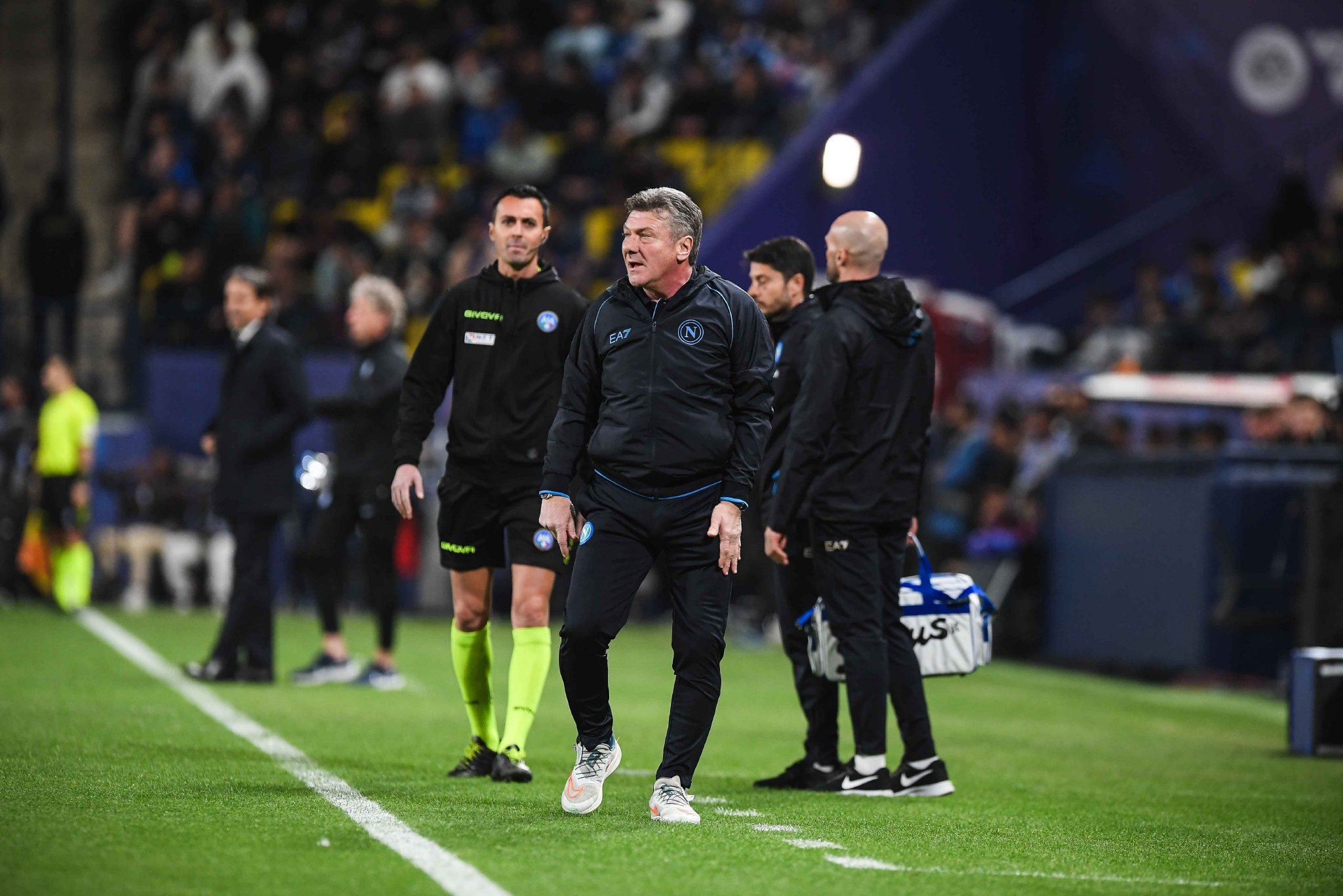 今晨体能课后，皇家马德里遗憾出局备战意大利杯，更衣室稳定，年轻球员得到机会的简单介绍